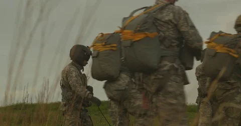 Air Crew Loading Jumpers Video stock 84032491