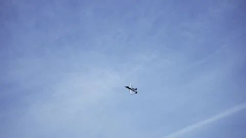 An Air Force A-10 Warthog Thunderbolt II plane attack jet flying on blue sky, 库存影片 246651025