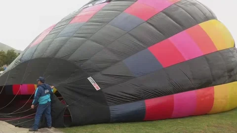 Air giants take to the sky at the Mitad del Mundo Hot Air Balloon Festival, Quit Stock-Footage 295447416