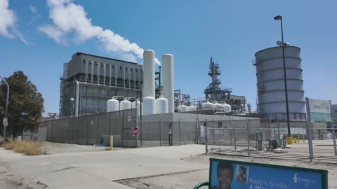 Air Products refinery specializing in by products of argon, carbon dioxide Stock Footage 334673667