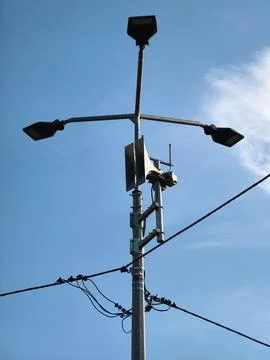 Air raid siren designed to warn people of air strikes, providing alerts in .. Foto stock