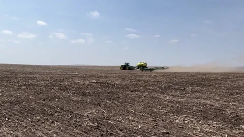 Air seeder Stock Footage 195586302