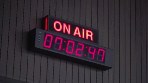 On air sign with time passing Vídeos de archivo 333543005