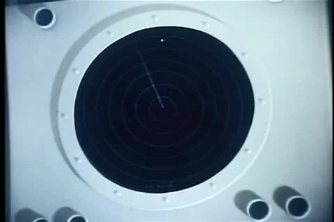 Air traffic controller watching radar 動画素材 11365928