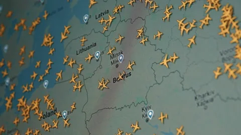 Air traffic significantly avoiding borders of Belarus, time lapse with many Video stock 156300329