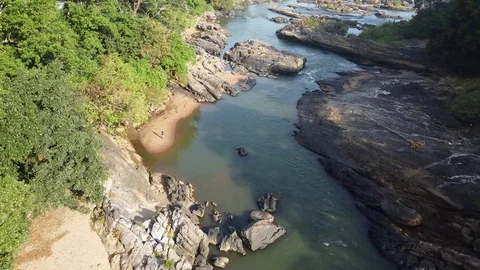 Air-view along the river Vidéo 125058855