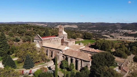 AIR VIEW OF A PRETTY MONASTERY IN SPAIN. 4K Stockbeeldmateriaal 124691208