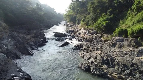 Air-view waterfall close Vidéo 125058738