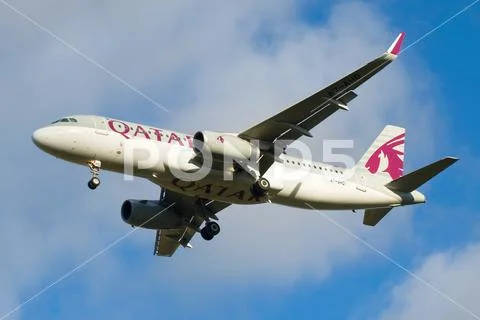 The Airbus A320-232 (A7-AHQ) of Qatar Airways airline Stock Photos
