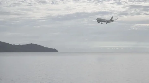 Airbus A320 on final approach Stock Footage 93888307