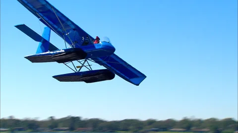 AirCam Fly By 動画素材 37015296