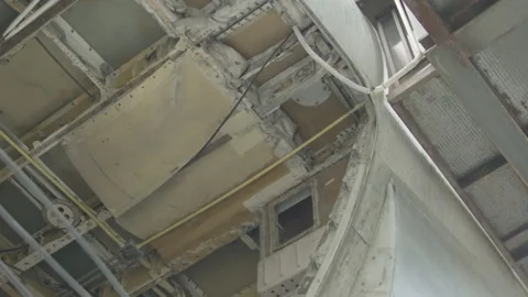 Aircraft fuselage and wing structure detail in slow motion Vídeo Stock 337382708