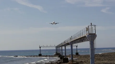 Aircraft overhead landing Stock Footage 96116166
