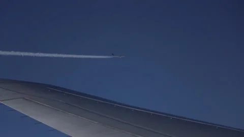 Aircraft parallel flight Video stock 130401617