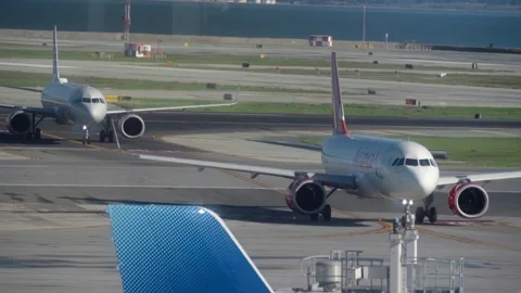 Aircraft Taxi Queue During Busy Airport Operations Video stock 331592613