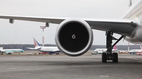 Aircraft taxiing Stock Footage