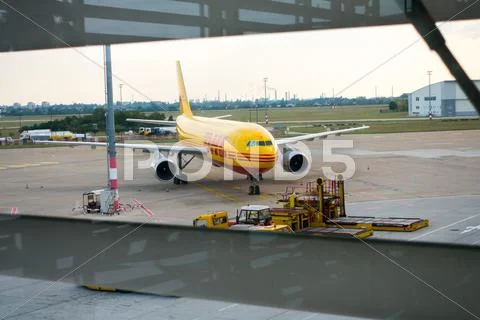 Aircrafts of DHL logistic company Stock Photos