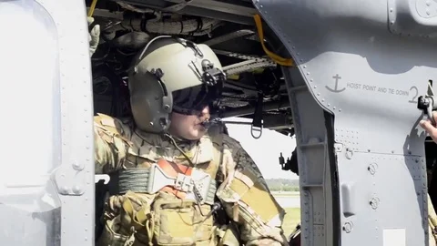 Aircrew prepare Pave Hawk for training mission on Exercise Pacific Thunder 18-1 Видео 81946704
