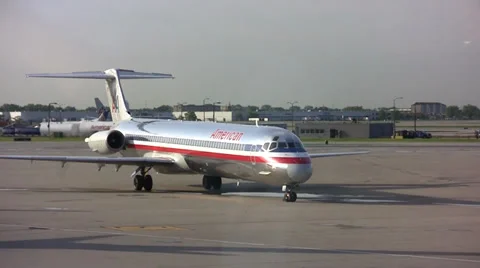 Airline Pulling Into Gate Stock Footage 39457333