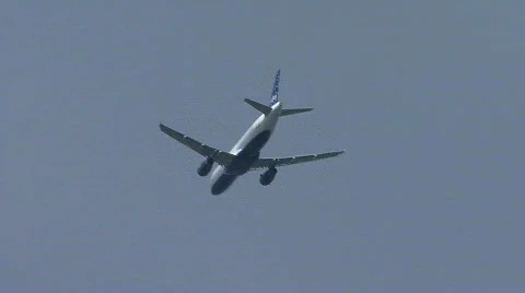 Airliner In The Blue Sky Video stock 268366