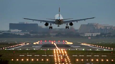 Airliner is landing 스톡 동영상 131369891