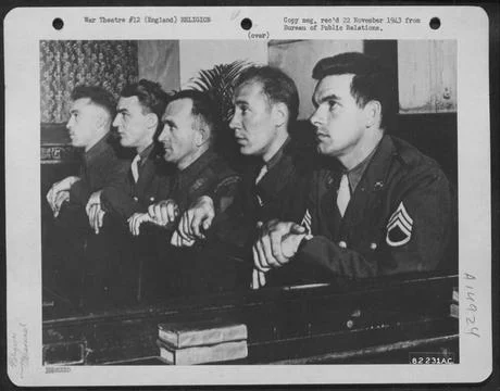 Airmen Of The 8Th Bomber Command Take Part In Thanksgiving Serivces At An ... Stock Photos