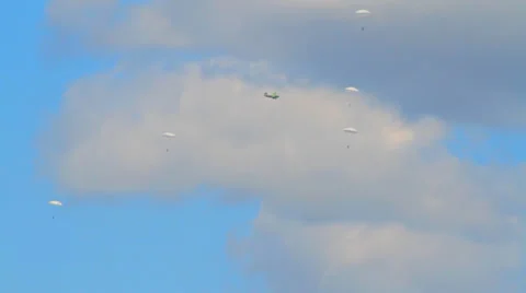 Airplan parashut Stock Footage 30298341