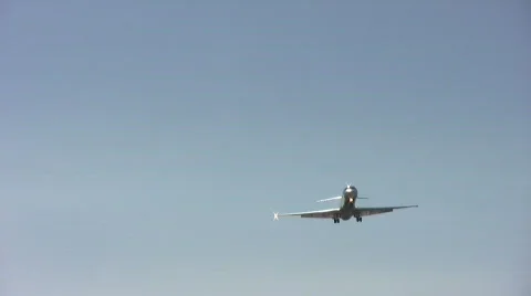Airplane approaching Vídeo Stock 331756