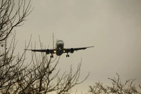 Airplane approaching Stock Photos