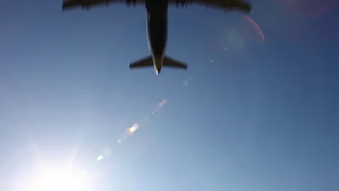 Airplane Boeing 737 landing 動画素材 80647724