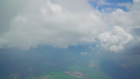 Airplane enters dense clouds Video stock 109500707