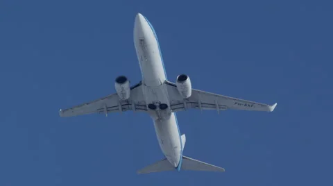 Airplane filmed head on flying towards t... | Stock Video | Pond5