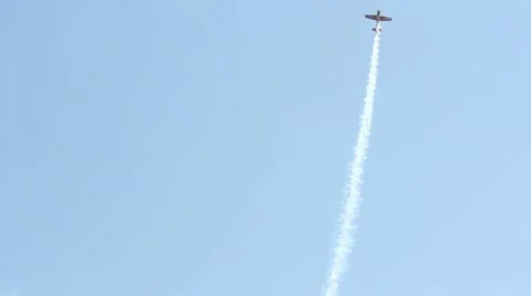 Airplane flying up and down Video stock 12273883