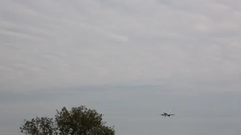 Airplane flying Stock Footage 22981033