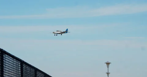 Airplane flying Stock Footage 166131586