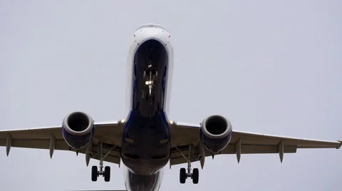 Airplane flying low #2 動画素材 48133435