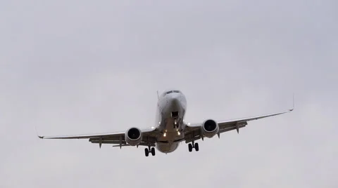 Airplane flying low #3 動画素材 48133432