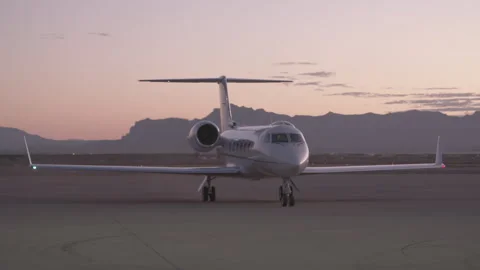 Airplane getting into position Stock Footage 274346338
