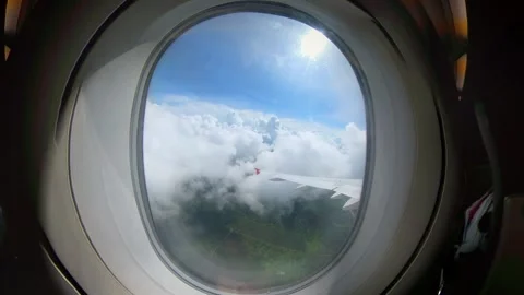 Airplane going through big white cloud, turbulence, sky. a view from airpla.. Stock-Footage 293777932