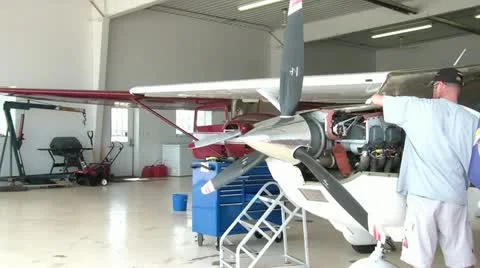 Airplane Hanger Mechanic 動画素材 12570872