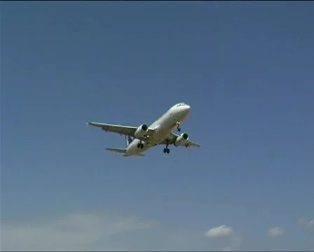 Airplane landing   Video stock 118468