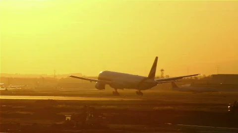 Airplane landing Stock Footage 866067
