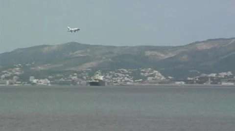 Airplane landing Stock Footage 3821657