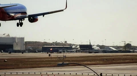 Airplane Landing 動画素材 5503842