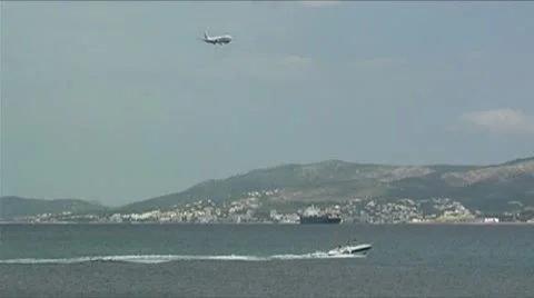 Airplane landing Stock Footage 8986787