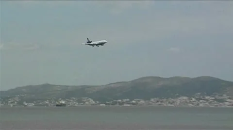Airplane landing Stock Footage 8986802