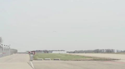 Airplane landing Stock Footage 37011980