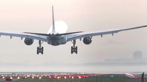 Airplane landing Stock Footage 37477603