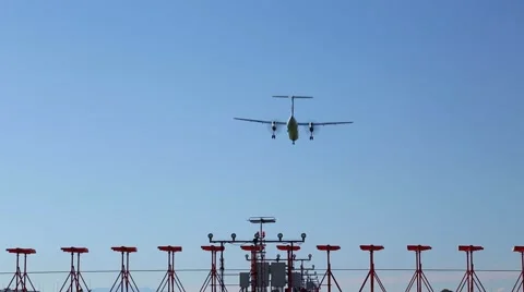 Airplane landing Stock Footage 54911490
