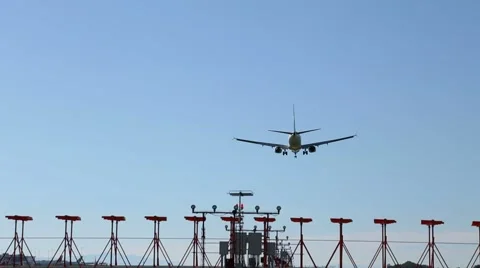 Airplane landing Stock Footage 54911519